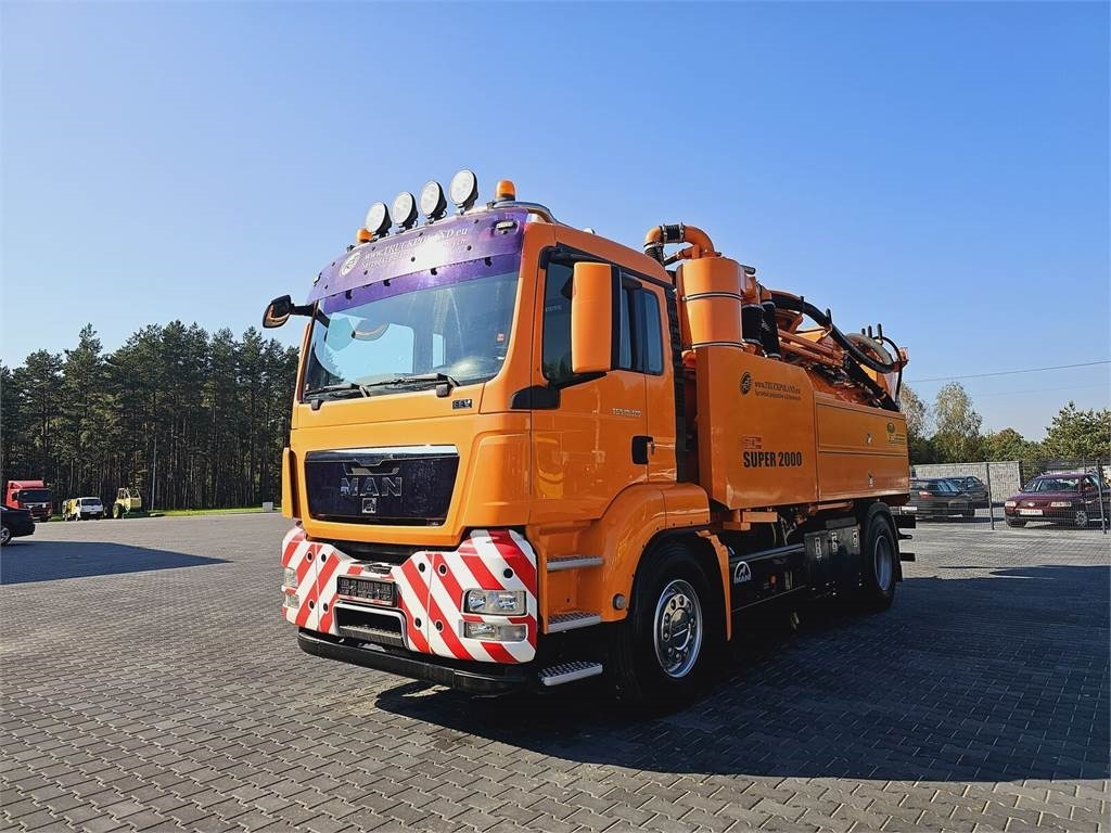 MAN SUPER 2000 4x2 WUKO RECYKLING for collecting liqui - Camion hydrocureur: photos 3 MAN SUPER 2000 4x2 WUKO RECYKLING for collecting liqui - Camion hydrocureur: photos 3