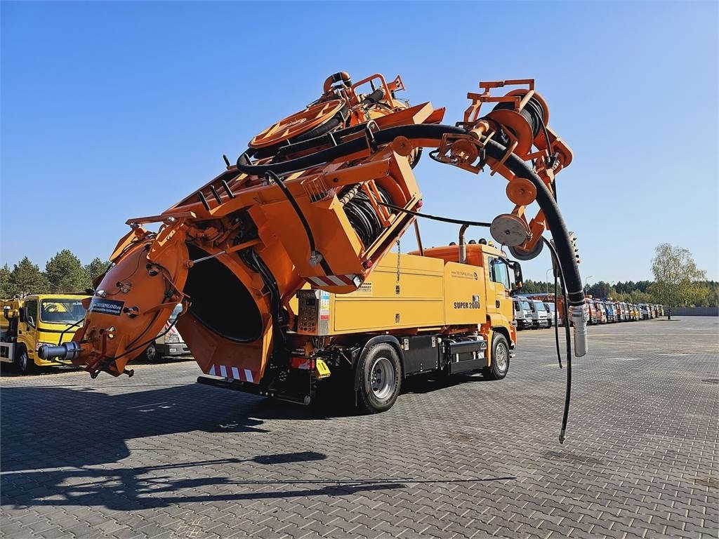 MAN SUPER 2000 4x2 WUKO RECYKLING for collecting liqui - Camion hydrocureur: photos 1 MAN SUPER 2000 4x2 WUKO RECYKLING for collecting liqui - Camion hydrocureur: photos 1