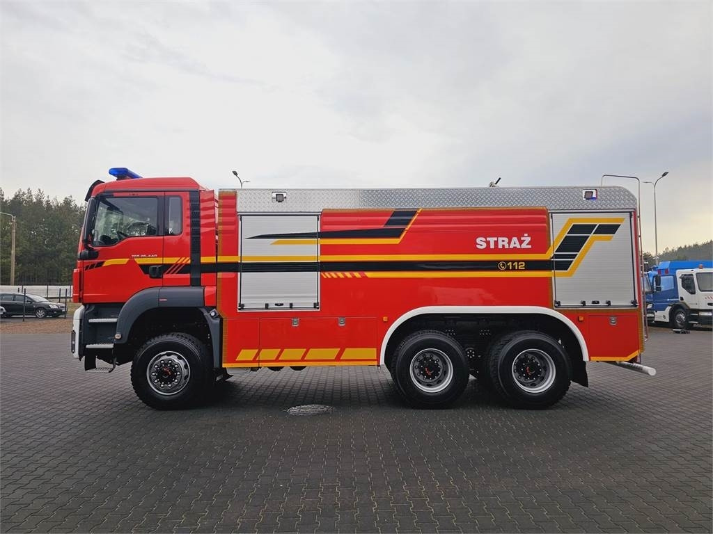 MAN TGS 26.440 6x6 9500 l water + 950 foam Stolarczyk - Camion de pompier: photos 2 MAN TGS 26.440 6x6 9500 l water + 950 foam Stolarczyk - Camion de pompier: photos 2