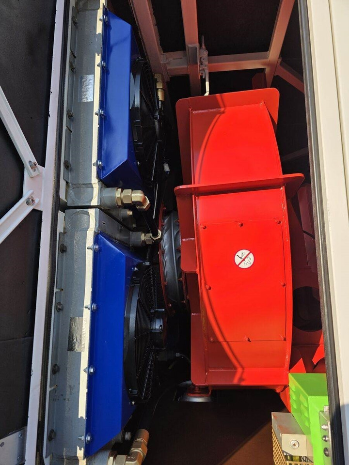 Scania V8 R580 MTS DINO 5 TRIPLE 54000V Saugbagger cleane - Pelle: photos 5 Scania V8 R580 MTS DINO 5 TRIPLE 54000V Saugbagger cleane - Pelle: photos 5
