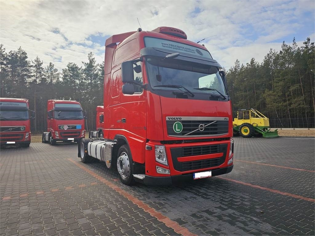 Volvo FH13 XXL NEW TIRES MANUAL 420 EURO 5 2011 - Tracteur routier: photos 1 Volvo FH13 XXL NEW TIRES MANUAL 420 EURO 5 2011 - Tracteur routier: photos 1