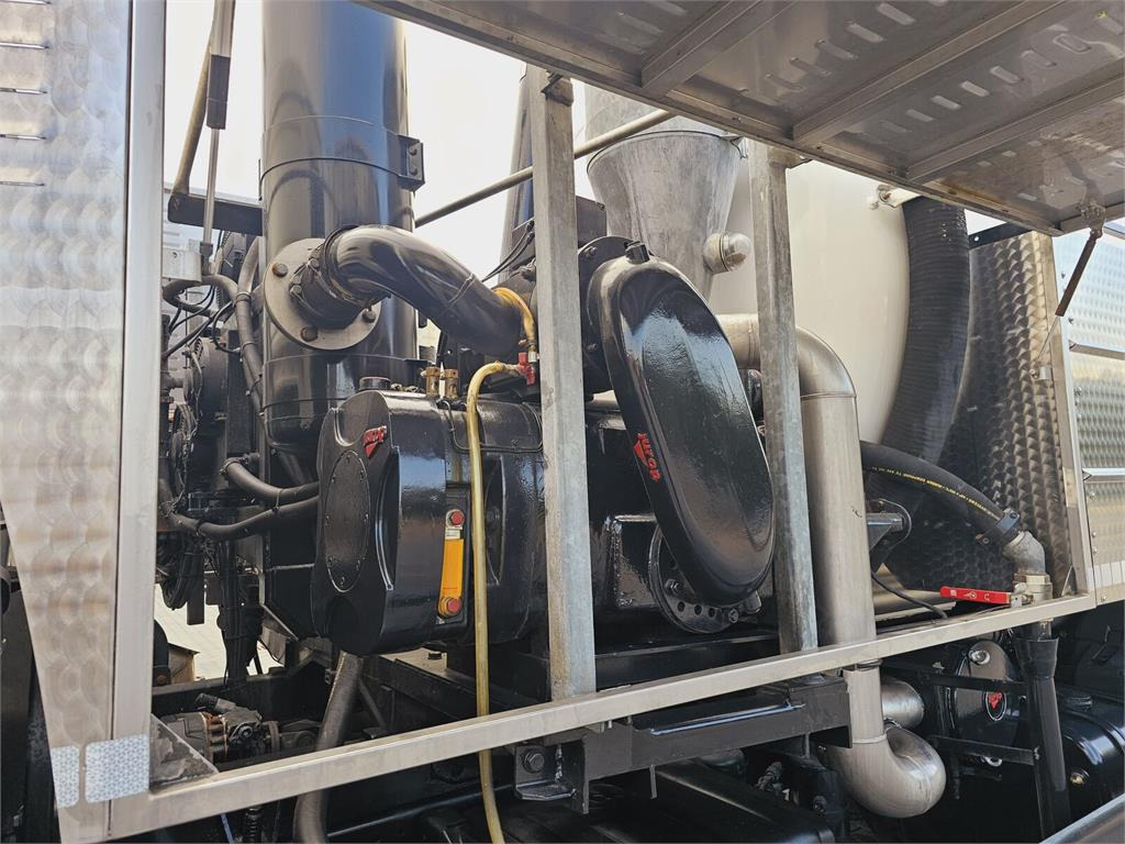 Véhicule de voirie/ Spécial MAN JUROP VJC9 / 5 2010 WUKO for collecting liquid was: photos 11