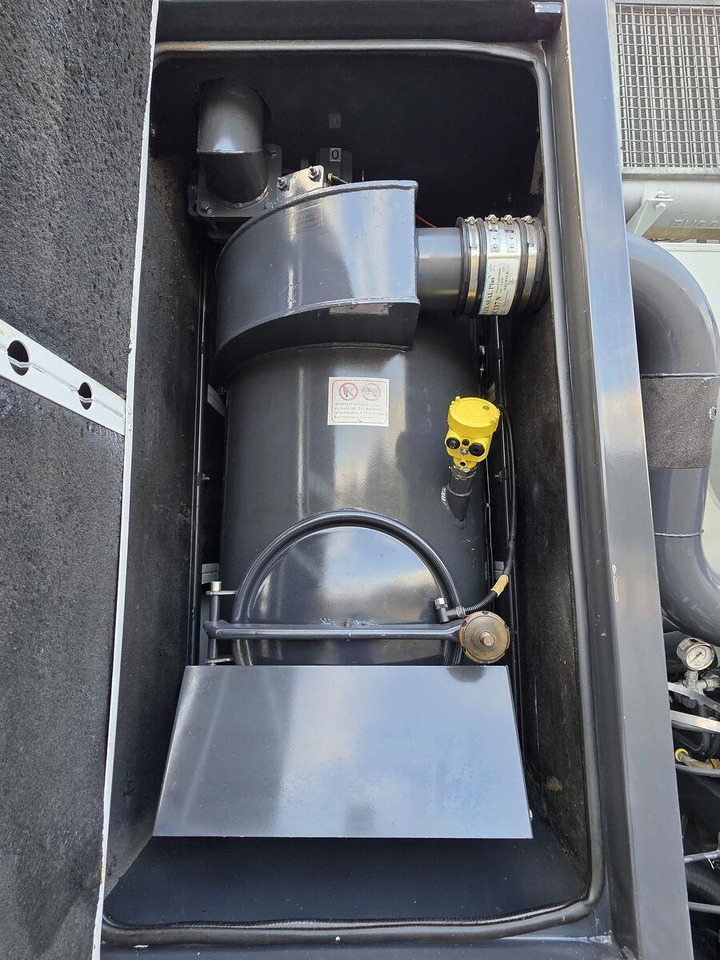 Véhicule de voirie/ Spécial Renault 6x4 WUKO RIVARD RECYTLING for collecting liquid wa: photos 11