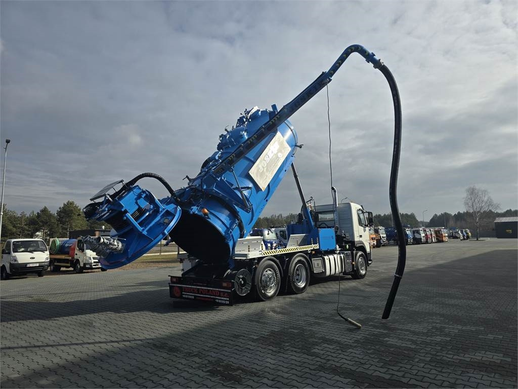Volvo JOSKIN WUKO FOR CLEANING COMBI - Camion hydrocureur: photos 1 Volvo JOSKIN WUKO FOR CLEANING COMBI - Camion hydrocureur: photos 1