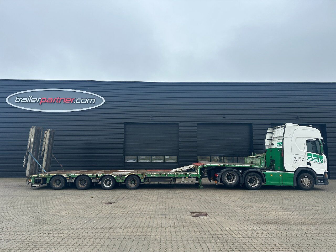AMT 4 axle Lowloader / Ramps - Semi-remorque surbaissé: photos 1 AMT 4 axle Lowloader / Ramps - Semi-remorque surbaissé: photos 1