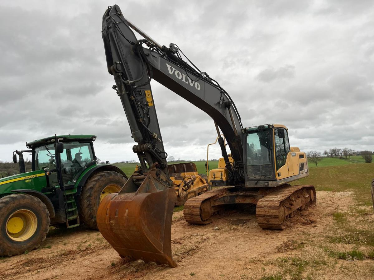 Volvo EC220DL - Pelle sur chenille: photos 2 Volvo EC220DL - Pelle sur chenille: photos 2