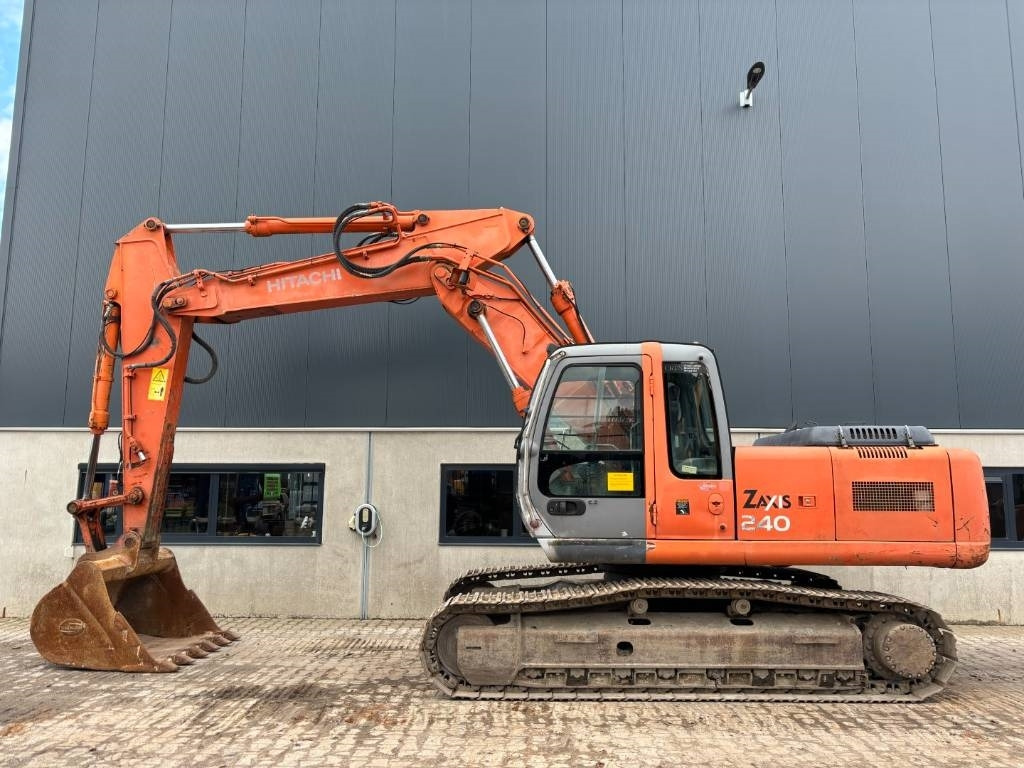 Hitachi ZX210 -- 6 cylinder isuzu -- manual engine! - Pelle sur chenille: photos 2 Hitachi ZX210 -- 6 cylinder isuzu -- manual engine! - Pelle sur chenille: photos 2