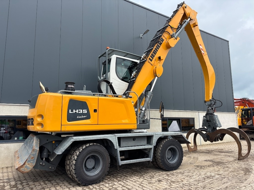 Liebherr LH 35 Timber Litronic - LH 30 - LH 40 - Pelle de manutention: photos 5 Liebherr LH 35 Timber Litronic - LH 30 - LH 40 - Pelle de manutention: photos 5
