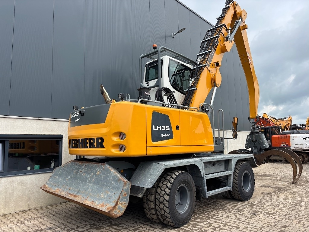 Liebherr LH 35 Timber Litronic - LH 30 - LH 40 - Pelle de manutention: photos 4 Liebherr LH 35 Timber Litronic - LH 30 - LH 40 - Pelle de manutention: photos 4