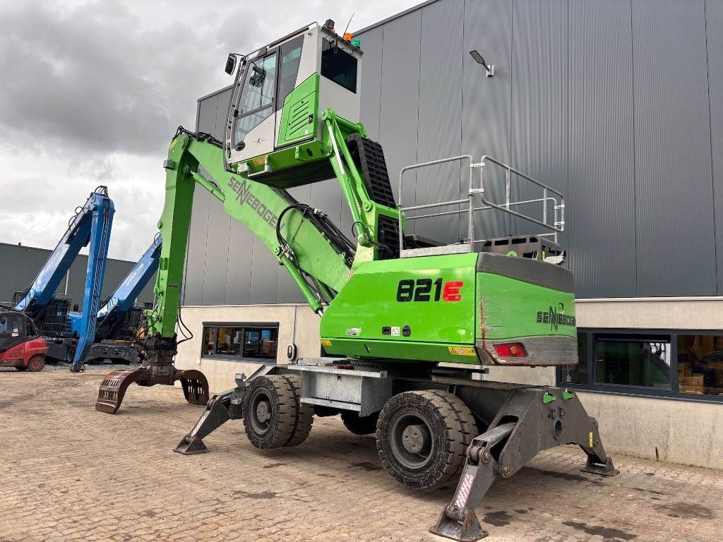 Sennebogen 821 M - 821 E - 821 ME - Pelle de manutention: photos 3 Sennebogen 821 M - 821 E - 821 ME - Pelle de manutention: photos 3