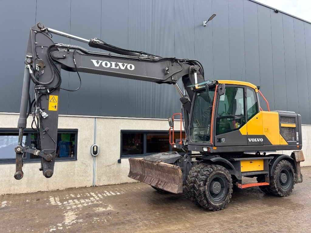 Volvo EW 180 E - EW 200 E - Pelle sur pneus: photos 1 Volvo EW 180 E - EW 200 E - Pelle sur pneus: photos 1