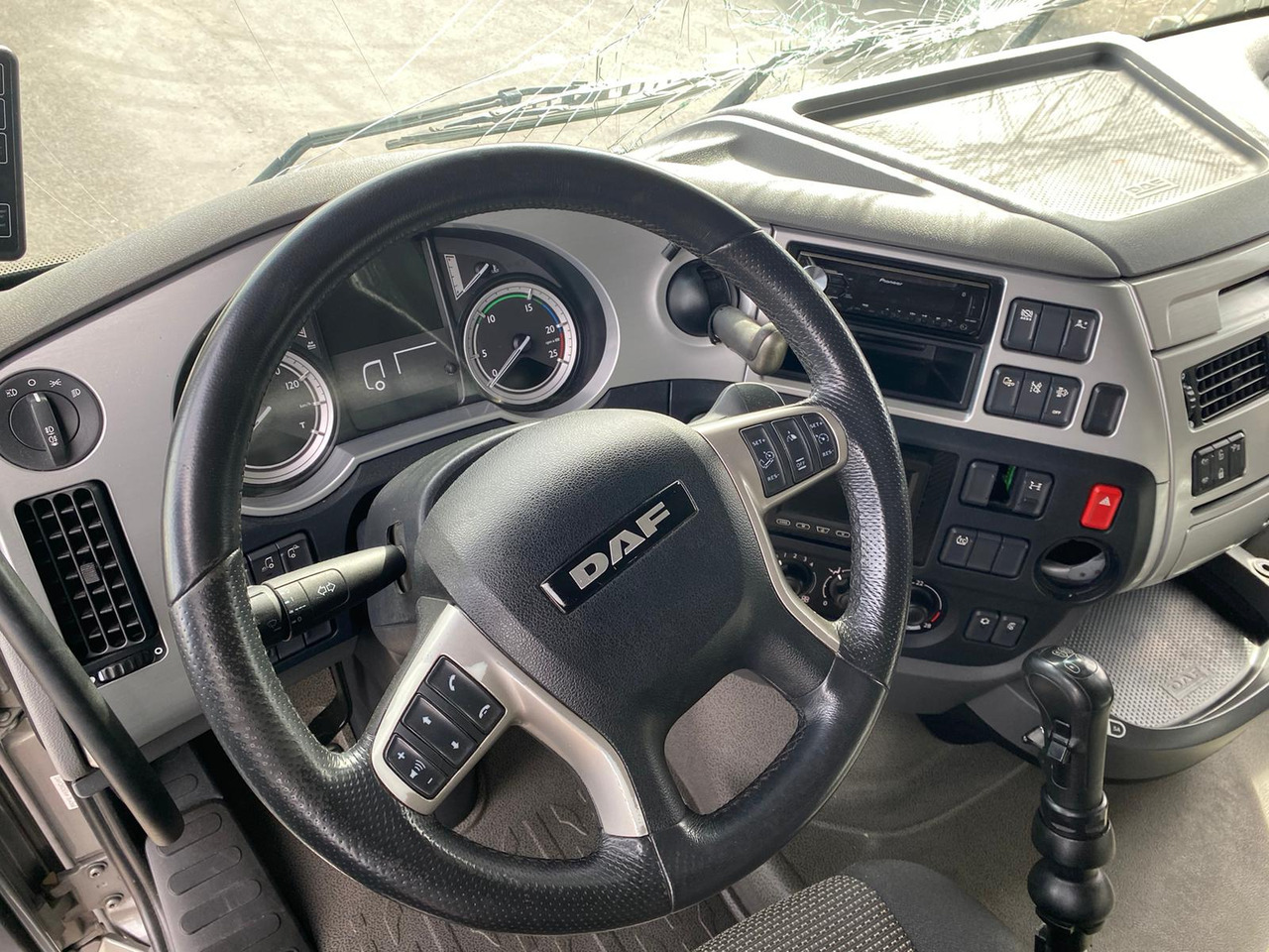DAF XF 510 Super Space Cab - Tracteur routier: photos 5 DAF XF 510 Super Space Cab - Tracteur routier: photos 5