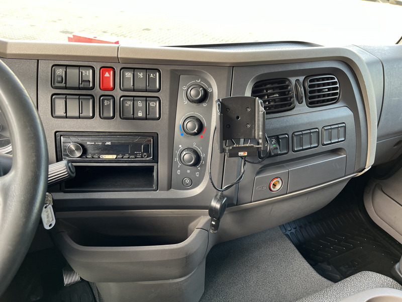 DAF LF 180 FA Euro 6 / 12 Ton / 400 dkm / Box / Laadklep - Camion fourgon: photos 5 DAF LF 180 FA Euro 6 / 12 Ton / 400 dkm / Box / Laadklep - Camion fourgon: photos 5