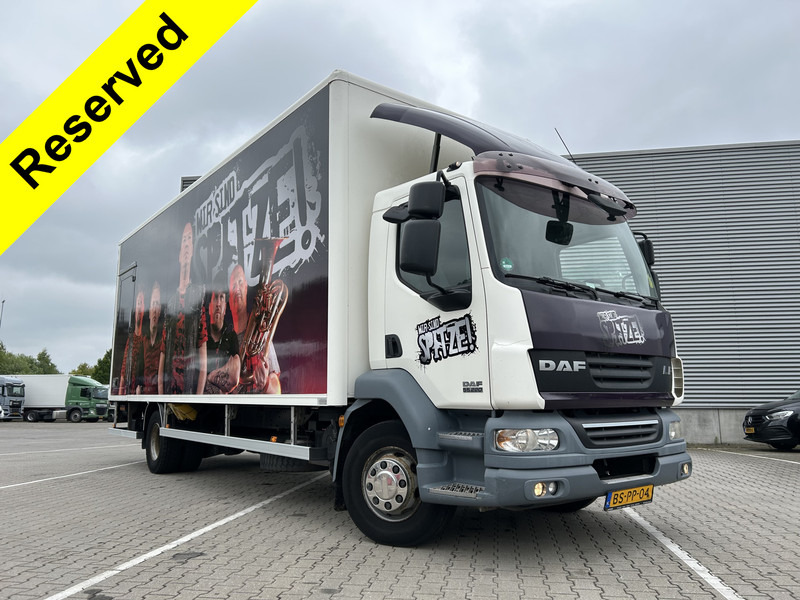 DAF LF55 220 Euro 4 / 12 Ton / 673 dkm / Box / Loadlift / APK TUV 01-26 - Camion fourgon: photos 1 DAF LF55 220 Euro 4 / 12 Ton / 673 dkm / Box / Loadlift / APK TUV 01-26 - Camion fourgon: photos 1
