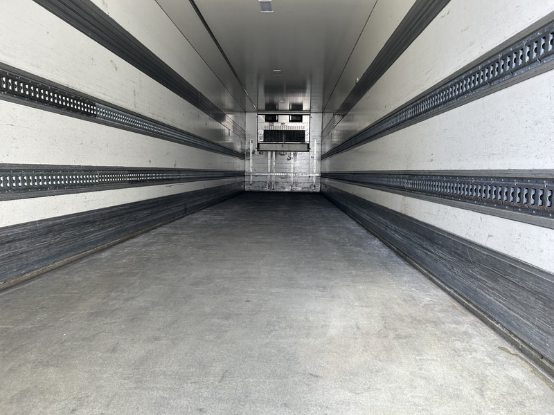 H.T.F. HZO 39 / Carrier Vector 1800 Frigo / Loadlift 2500 kg / APK TUV 01-26 - Semi-remorque frigorifique: photos 3 H.T.F. HZO 39 / Carrier Vector 1800 Frigo / Loadlift 2500 kg / APK TUV 01-26 - Semi-remorque frigorifique: photos 3