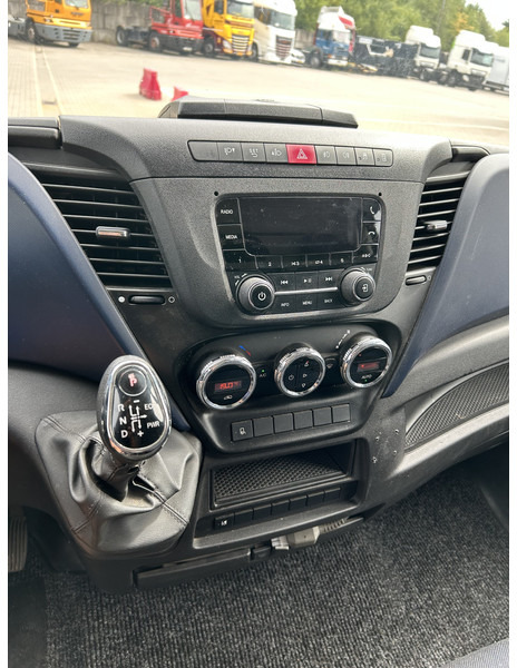 Iveco Daily 40C18 HiMatic / Box 4 mtr / Loadlift / TempoMat / APK TUV 11-25 - Fourgon: photos 5 Iveco Daily 40C18 HiMatic / Box 4 mtr / Loadlift / TempoMat / APK TUV 11-25 - Fourgon: photos 5