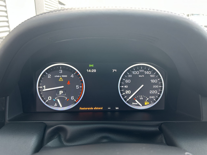 Land Rover Range Rover Vogue TD V8 / Leder / APK TUV 05-26 - Fourgon utilitaire: photos 5 Land Rover Range Rover Vogue TD V8 / Leder / APK TUV 05-26 - Fourgon utilitaire: photos 5