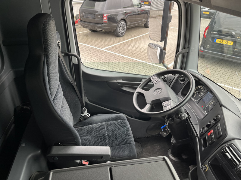 Mercedes-Benz Atego 818 / 8 Ton / 704 dkm / Box / Loadlift / NL Truck - Camion fourgon: photos 3 Mercedes-Benz Atego 818 / 8 Ton / 704 dkm / Box / Loadlift / NL Truck - Camion fourgon: photos 3