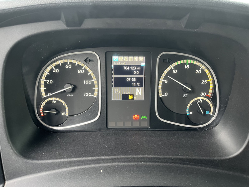 Mercedes-Benz Atego 818 / 8 Ton / 704 dkm / Box / Loadlift / NL Truck - Camion fourgon: photos 4 Mercedes-Benz Atego 818 / 8 Ton / 704 dkm / Box / Loadlift / NL Truck - Camion fourgon: photos 4