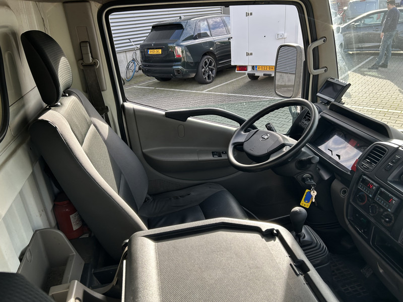 Nissan Cabstar NT400 / Duo Temp Frigo -30 gr / 146 dkm / Blad - Blad / APK TUV 03-26 - Véhicule utilitaire frigorifique: photos 3 Nissan Cabstar NT400 / Duo Temp Frigo -30 gr / 146 dkm / Blad - Blad / APK TUV 03-26 - Véhicule utilitaire frigorifique: photos 3