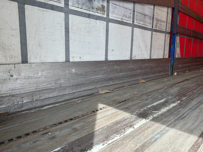 Renders ROC 12.18 / Curtainside / Loadlift / Lift + Steer Axle / Side Boards - Semi-remorque rideaux coulissants: photos 4 Renders ROC 12.18 / Curtainside / Loadlift / Lift + Steer Axle / Side Boards - Semi-remorque rideaux coulissants: photos 4