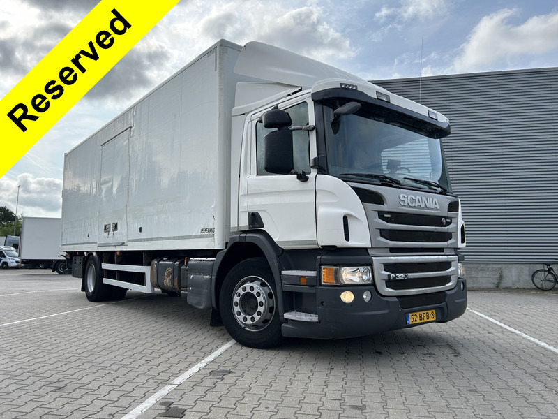 Scania P 320 / 18 ton / 545 dkm / Box 8 mtr / Loadlift / APK TUV 08-25 - Camion fourgon: photos 1 Scania P 320 / 18 ton / 545 dkm / Box 8 mtr / Loadlift / APK TUV 08-25 - Camion fourgon: photos 1