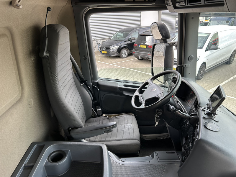 Scania P 320 / 18 ton / 545 dkm / Box 8 mtr / Loadlift / APK TUV 08-25 - Camion fourgon: photos 3 Scania P 320 / 18 ton / 545 dkm / Box 8 mtr / Loadlift / APK TUV 08-25 - Camion fourgon: photos 3
