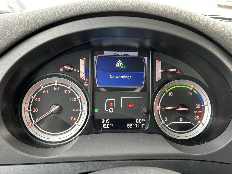 DAF CF 400 FT Space Cab / 827 dkm / Smart Tacho V2 / APK TUV 02-26 - Tracteur routier: photos 4 DAF CF 400 FT Space Cab / 827 dkm / Smart Tacho V2 / APK TUV 02-26 - Tracteur routier: photos 4