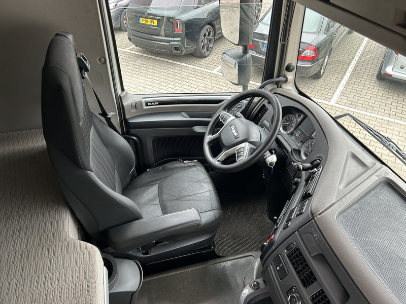 DAF XF 450 FT Space Cab / 691 dkm / MX Brake / APK TUV 03-26 - Tracteur routier: photos 3 DAF XF 450 FT Space Cab / 691 dkm / MX Brake / APK TUV 03-26 - Tracteur routier: photos 3
