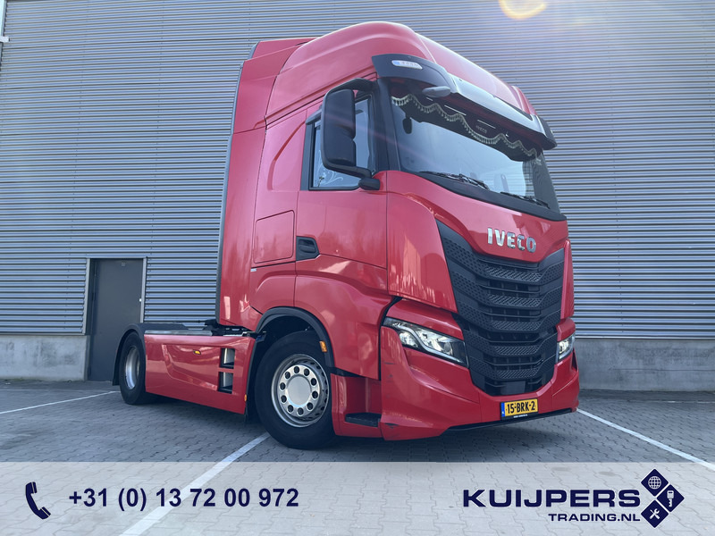 Iveco S-Way AT 420 / Full LED / 569 dkm / 2 Tanks / 2 Fridge / APK TUV 03-26 - Tracteur routier: photos 1 Iveco S-Way AT 420 / Full LED / 569 dkm / 2 Tanks / 2 Fridge / APK TUV 03-26 - Tracteur routier: photos 1