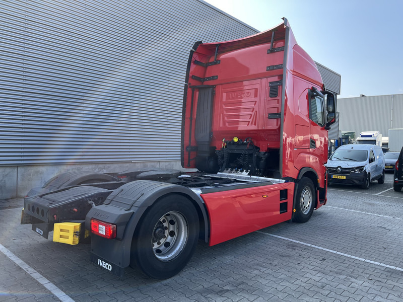 Iveco S-Way AT 420 / Full LED / 569 dkm / 2 Tanks / 2 Fridge / APK TUV 03-26 - Tracteur routier: photos 2 Iveco S-Way AT 420 / Full LED / 569 dkm / 2 Tanks / 2 Fridge / APK TUV 03-26 - Tracteur routier: photos 2