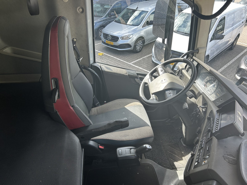 Volvo FH 460 Globetrotter / VDL Hooklift 25 Ton / 634 dkm / VEB+ / 6x2 / 9 Ton Frontaxle - Camion ampliroll, Camion grue: photos 3 Volvo FH 460 Globetrotter / VDL Hooklift 25 Ton / 634 dkm / VEB+ / 6x2 / 9 Ton Frontaxle - Camion ampliroll, Camion grue: photos 3