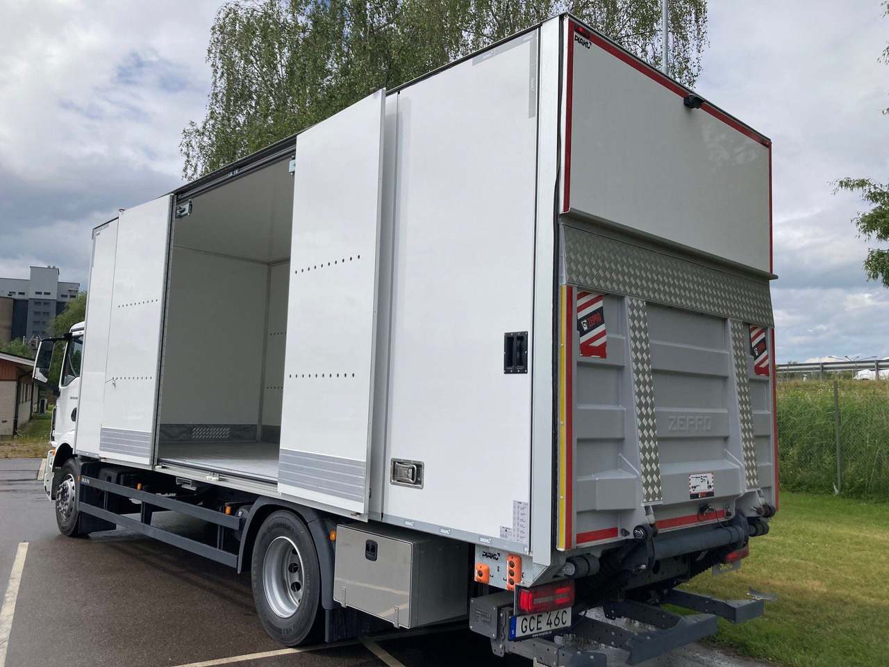 TGM 18.290 18-ppl ÖBS - Camion fourgon: photos 4 TGM 18.290 18-ppl ÖBS - Camion fourgon: photos 4