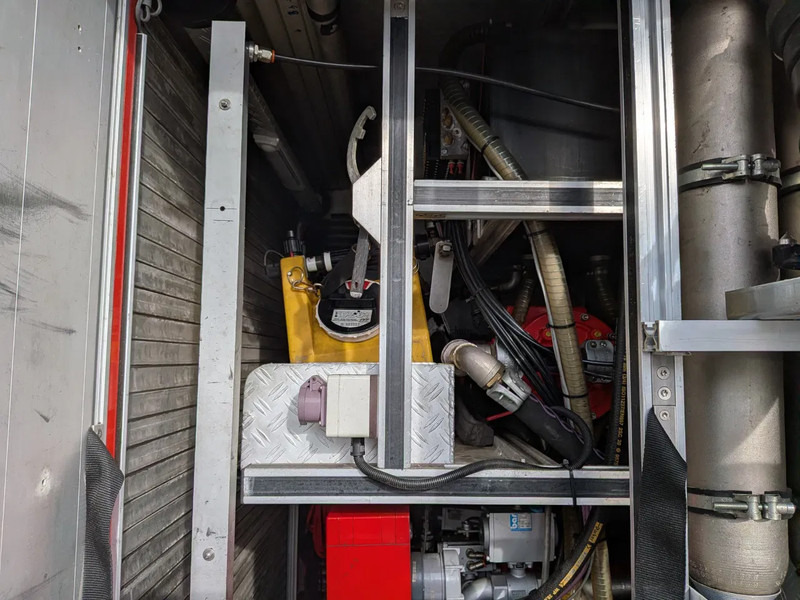 Mercedes-Benz  - Camion de pompier: photos 4 Mercedes-Benz  - Camion de pompier: photos 4