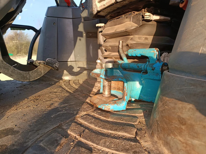 Tracteur agricole New Holland TS135A TS135A: photos 18 Tracteur agricole New Holland TS135A TS135A: photos 18