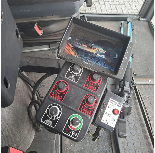 Schmidt CLEANGO 500 CLEANGO 500 - Balayeuse de voirie: photos 4 Schmidt CLEANGO 500 CLEANGO 500 - Balayeuse de voirie: photos 4