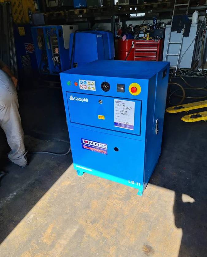 Kompresor śrubowy COMPAIR LS 11, 11 kw - Compresseur d'air: photos 4 Kompresor śrubowy COMPAIR LS 11, 11 kw - Compresseur d'air: photos 4