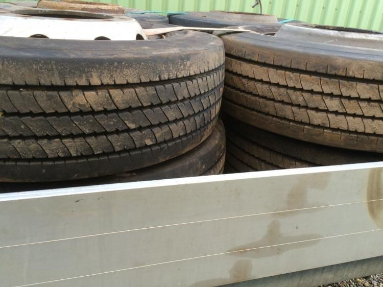 Banden met velg 275/70/22,5 profiel 90% - Roue complète pour Bus: photos 1 Banden met velg 275/70/22,5 profiel 90% - Roue complète pour Bus: photos 1