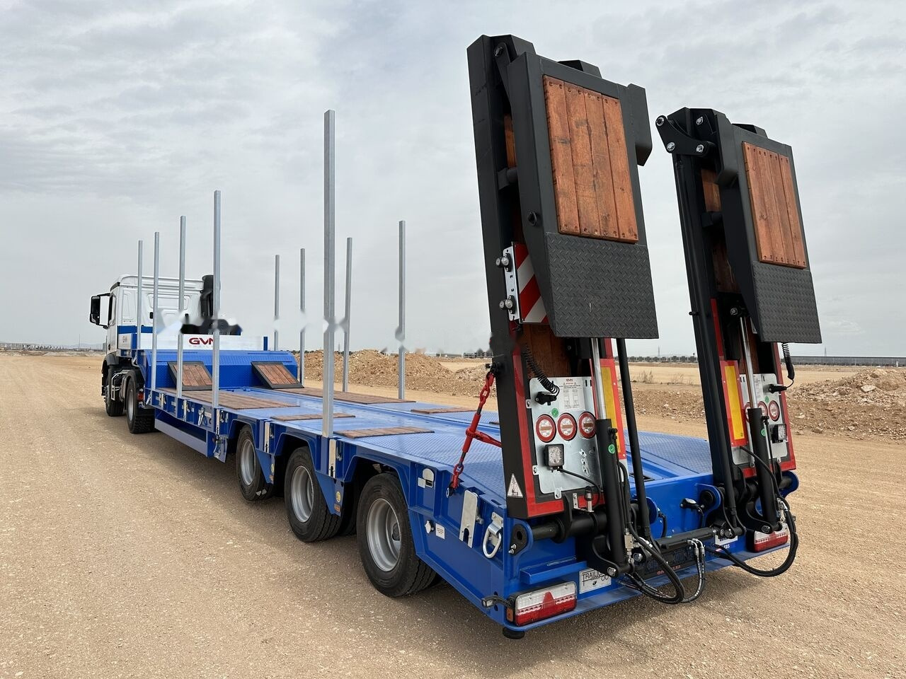 GVN Trailer 3 AXLE LOWBED - Semi-remorque surbaissé: photos 1 GVN Trailer 3 AXLE LOWBED - Semi-remorque surbaissé: photos 1