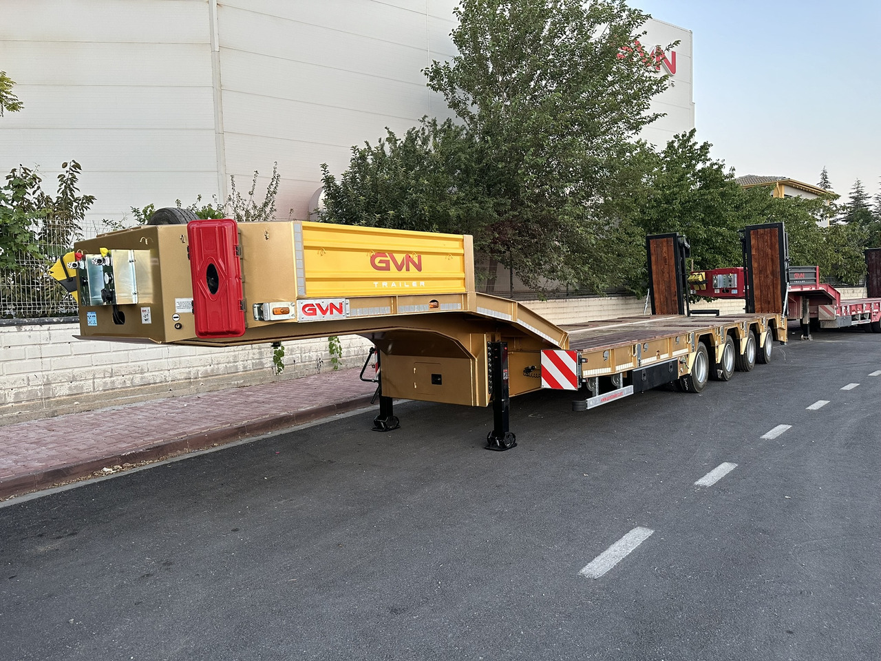 GVN Trailer 4 AXLE LOWBED - Semi-remorque surbaissé: photos 3 GVN Trailer 4 AXLE LOWBED - Semi-remorque surbaissé: photos 3