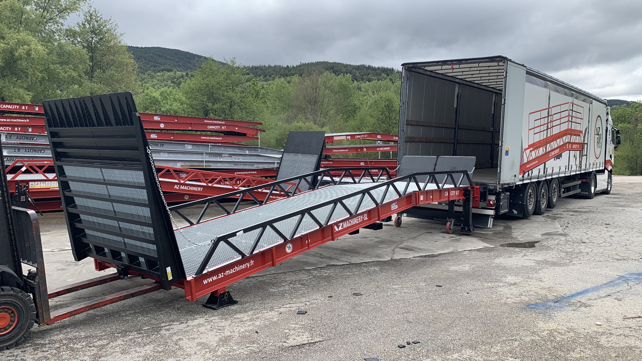 AZ RAMP STAR- 8T mobile loading ramp - Rampe de chargement: photos 1 AZ RAMP STAR- 8T mobile loading ramp - Rampe de chargement: photos 1