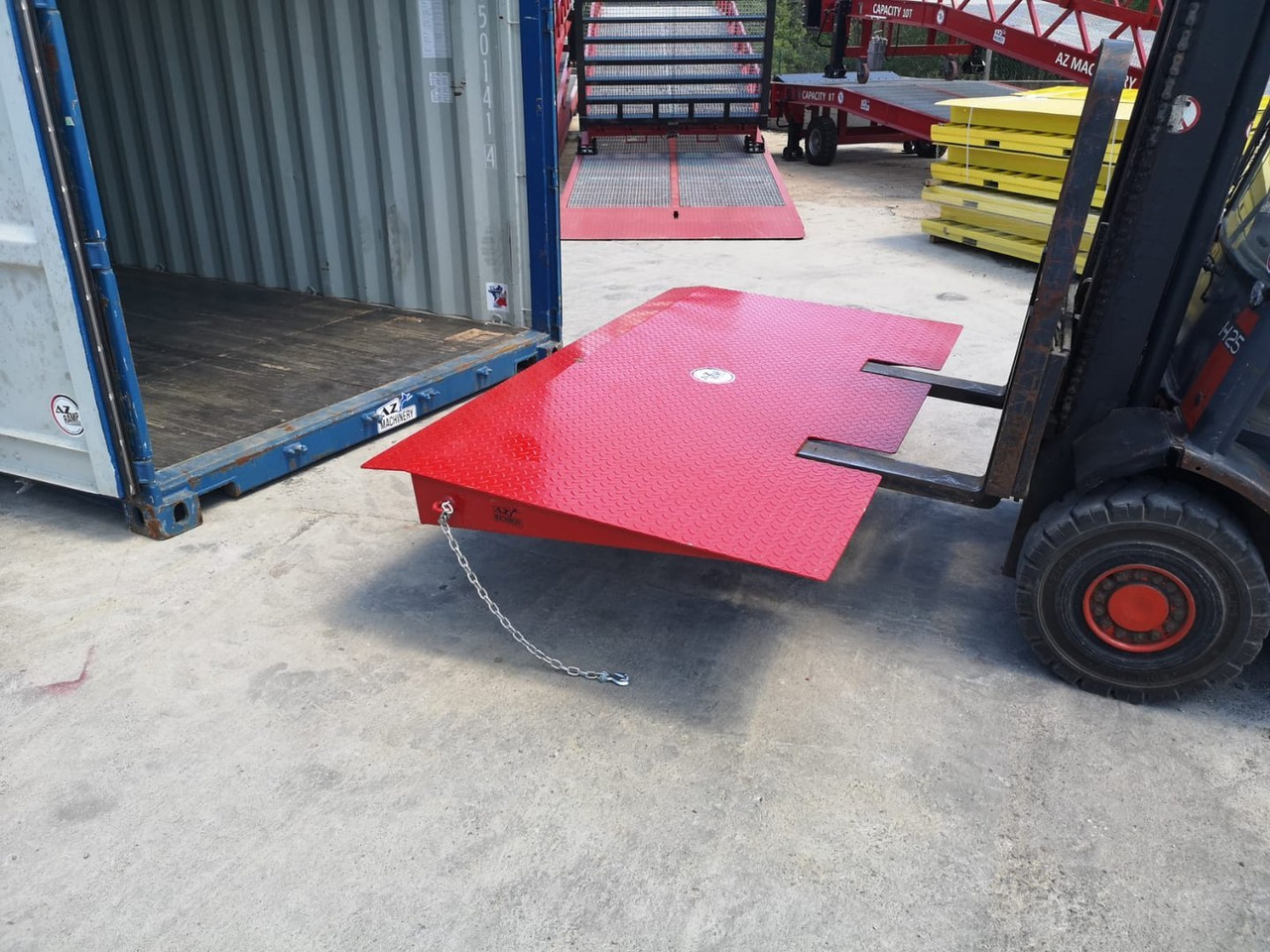Compact Container access ramp . AZ RAMP - HCRN-06. 6 000 Kg - Rampe de chargement: photos 5 Compact Container access ramp . AZ RAMP - HCRN-06. 6 000 Kg - Rampe de chargement: photos 5