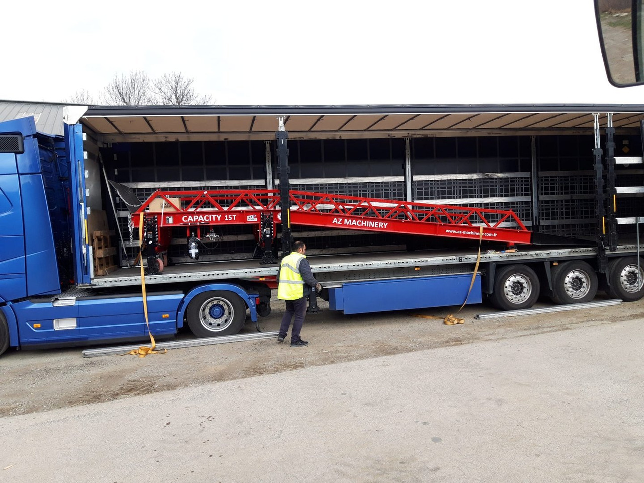 Rampe de chargement neuf Loading Ramp with with electric tilting bridge -  AZ RAMP - STAR- 10T-ZR-E. 10 ton capacity: photos 9