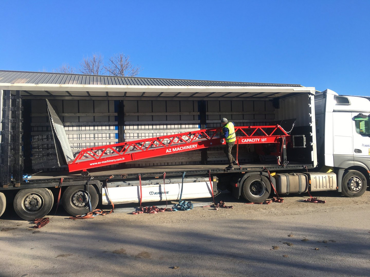 Rampe de chargement neuf Loading Ramp with with electric tilting bridge -  AZ RAMP - STAR- 10T-ZR-E. 10 ton capacity: photos 19