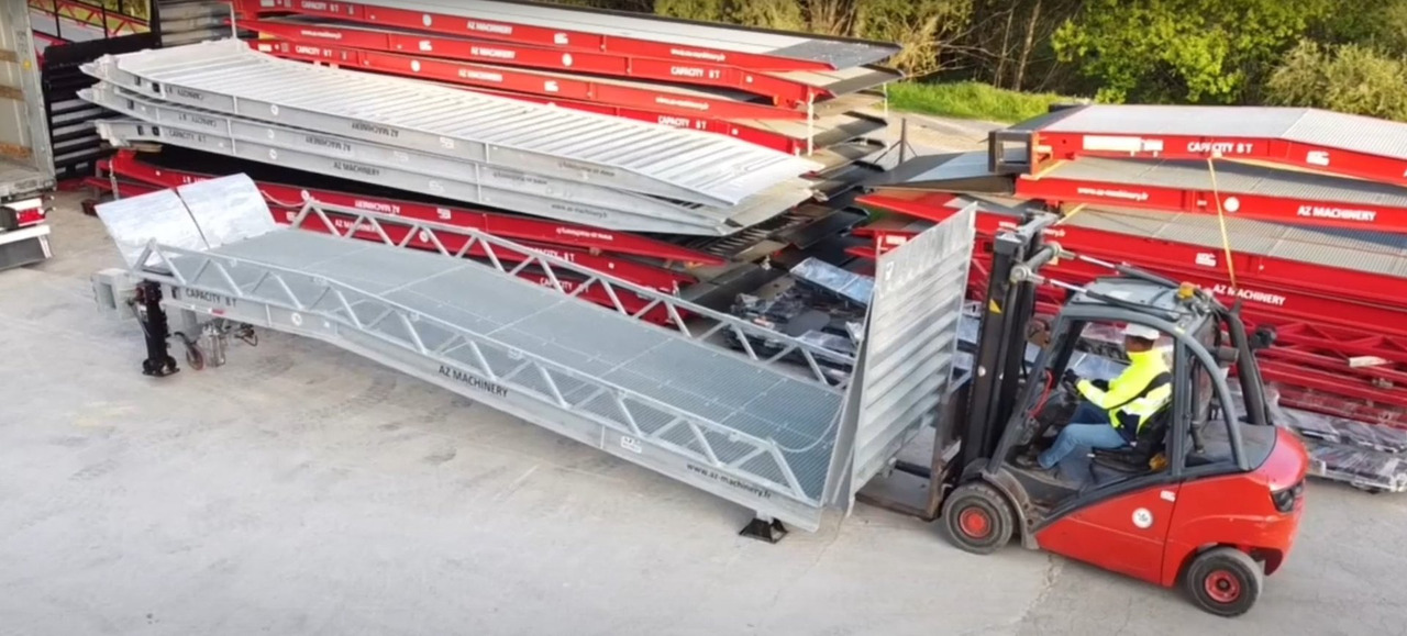 Loading Ramp with with hydraulic tilting bridge - AZ RAMP - STAR- 12T FULL GALVA - Rampe de chargement: photos 3 Loading Ramp with with hydraulic tilting bridge - AZ RAMP - STAR- 12T FULL GALVA - Rampe de chargement: photos 3