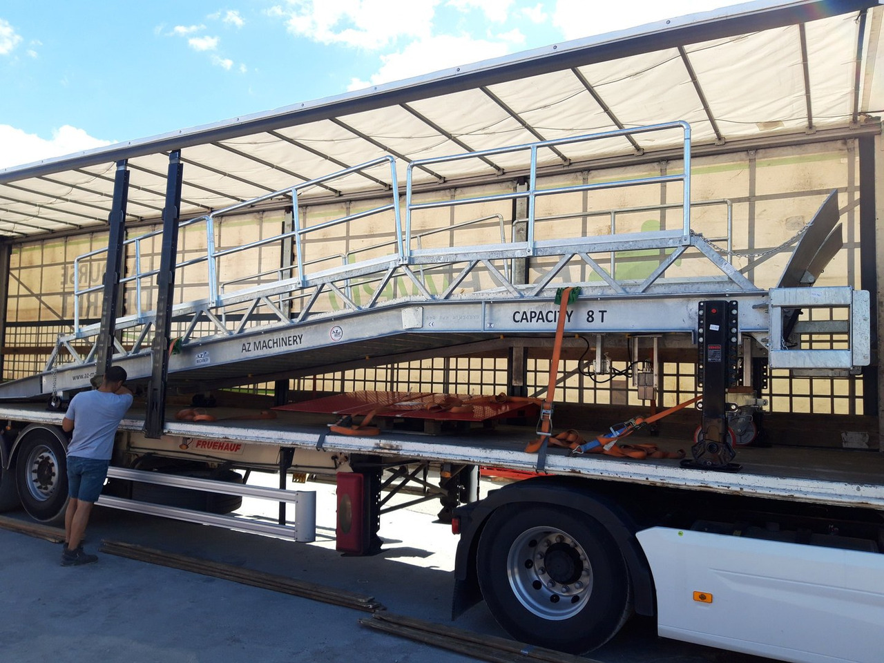 Rampe de chargement neuf Loading Ramp with with hydraulic tilting bridge -  AZ RAMP - STAR- 8T FULL GALVA: photos 15