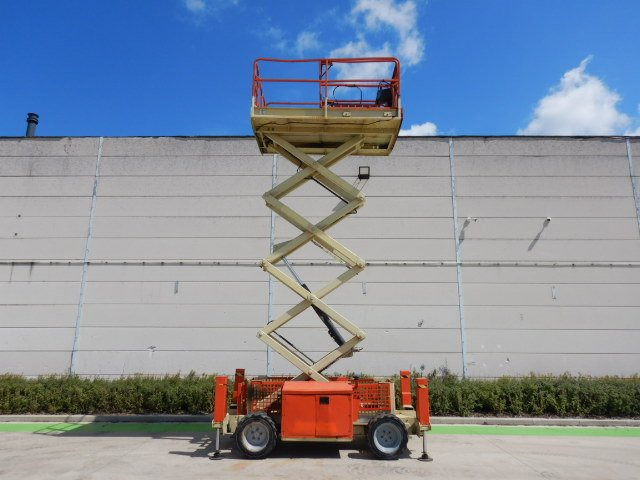 Used scissor Lift Diesel 4x4 JLG 260 MRT - Nacelle ciseaux: photos 4 Used scissor Lift Diesel 4x4 JLG 260 MRT - Nacelle ciseaux: photos 4