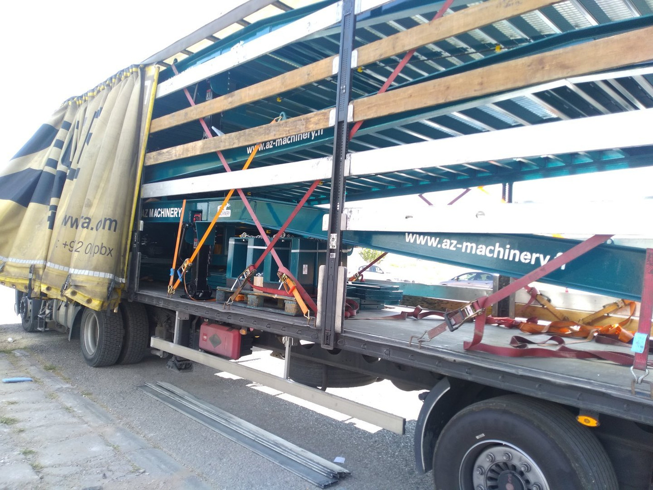 Rampe de chargement neuf Wide Loading Ramp with hydraulic tilting bridge -  AZ RAMP - STAR-10-XL: photos 8