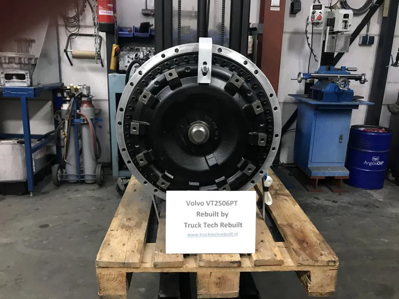 Volvo VT2506PT With or Without retarder / With or without second steering pump - Boîte de vitesse: photos 1 Volvo VT2506PT With or Without retarder / With or without second steering pump - Boîte de vitesse: photos 1