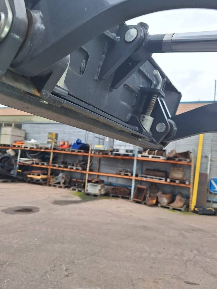 BTTL St25m-6 - Chargeuse sur chenilles: photos 4 BTTL St25m-6 - Chargeuse sur chenilles: photos 4